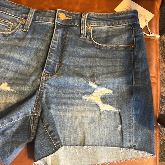 Universal Thread High Rise Jean Shorts - Picture 4 of 5